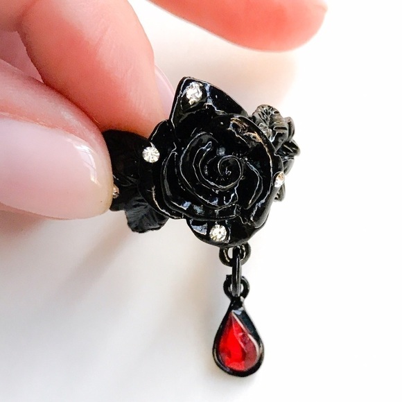 Black Passion Rose Swarovski Crystal Ring 6.5 - Picture 1 of 4